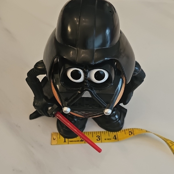 Hasbro Mr Potato Head Darth Vader - Picture 8 of 9